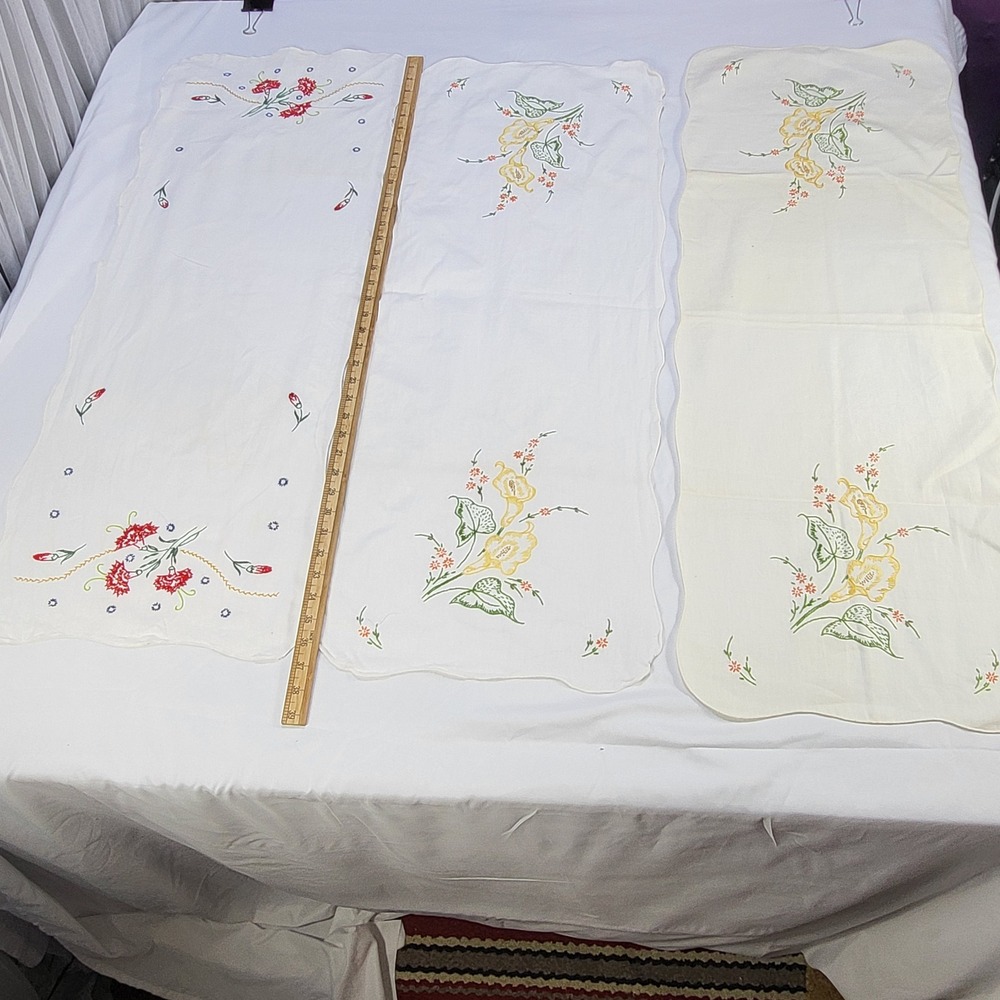 Vintage Hand Embroidered Table Runner Set 3pc Floral Calla Lily Carnation 36in